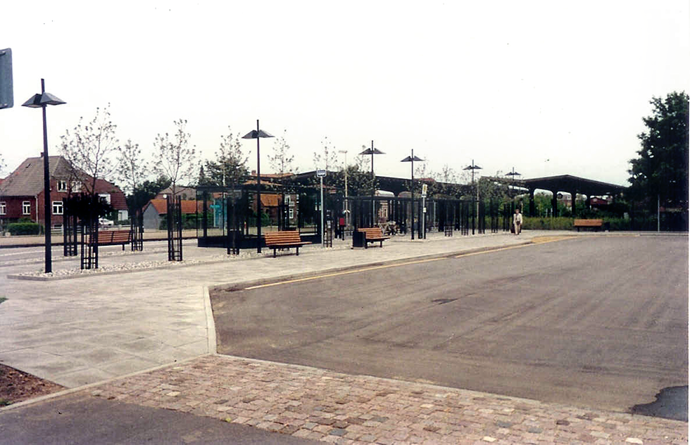 busholdeplads Tnder station